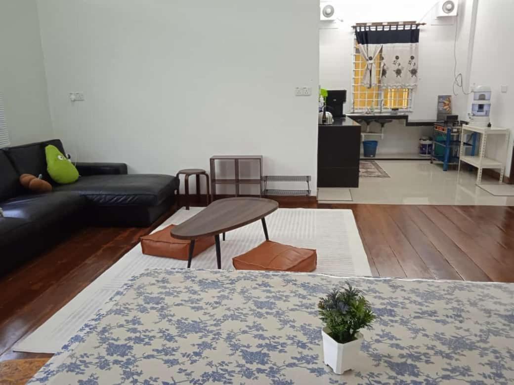 La Wood Homestay Kampung Kuala Besut Екстериор снимка